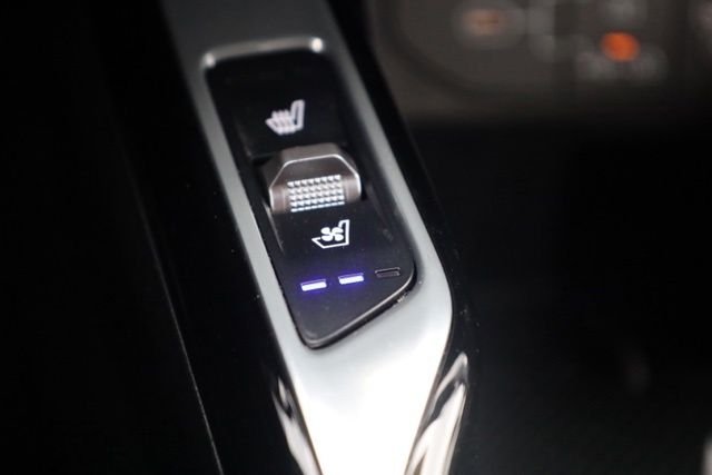 Used 2025 Red Kia X-Line SX Prestige image 32