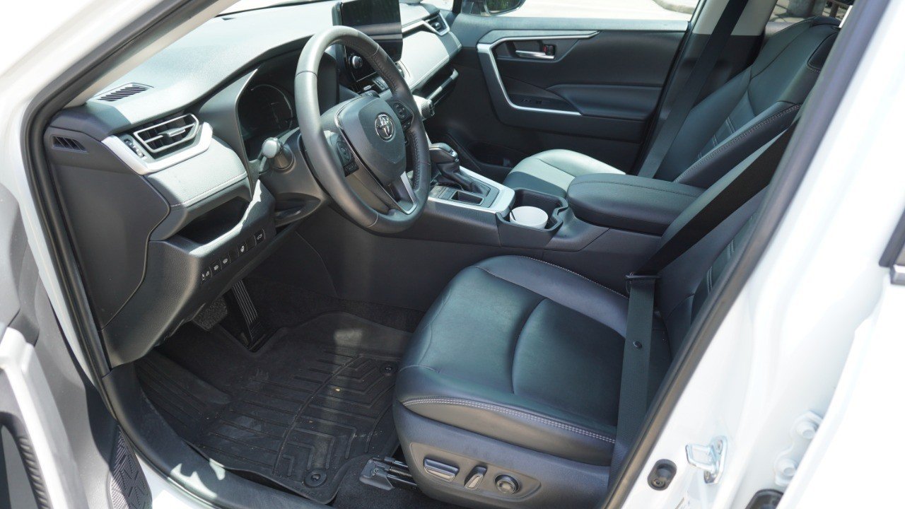 Used 2024 White Toyota XLE Premium image 8