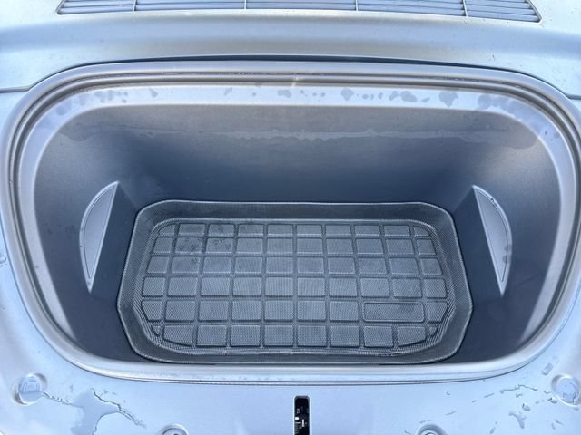 Used 2022  Tesla Performance image 30