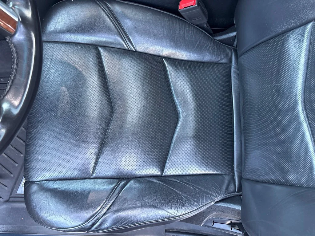 Used 2019 Gray Cadillac Premium Luxury image 16