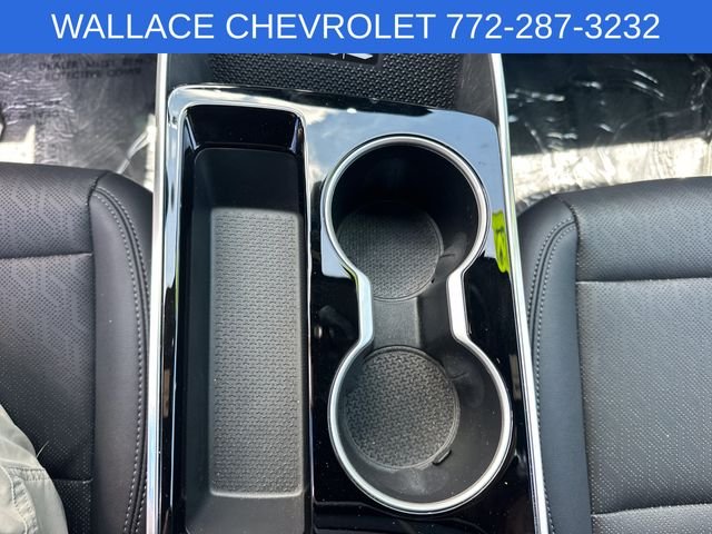 Used 2025 White Chevrolet LT image 16