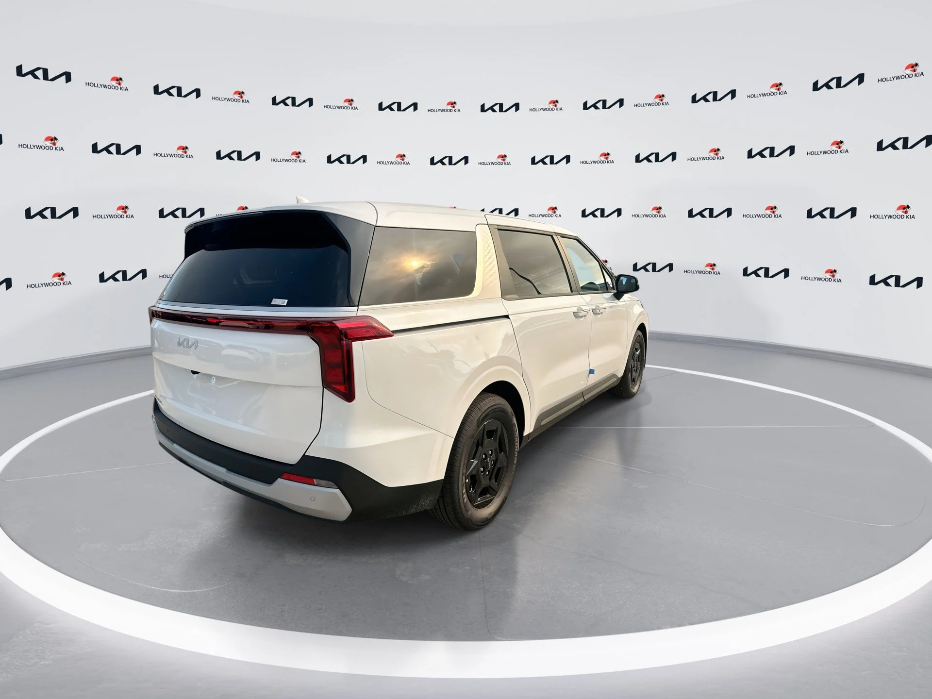 New 2026 Snow White Pearl Kia LXS image 8