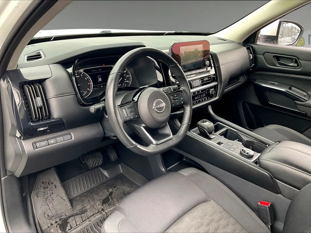 Used 2023 Pearl White Tricoat Nissan SV image 8