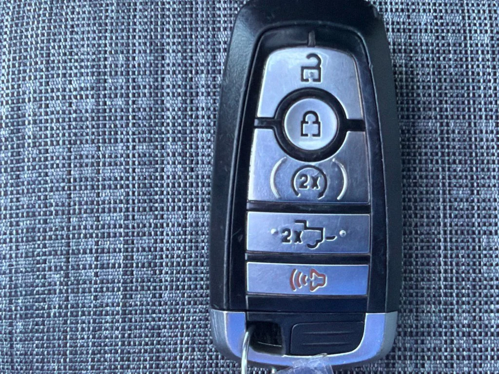 Used 2021 Agate Black Metallic Ford XLT image 26