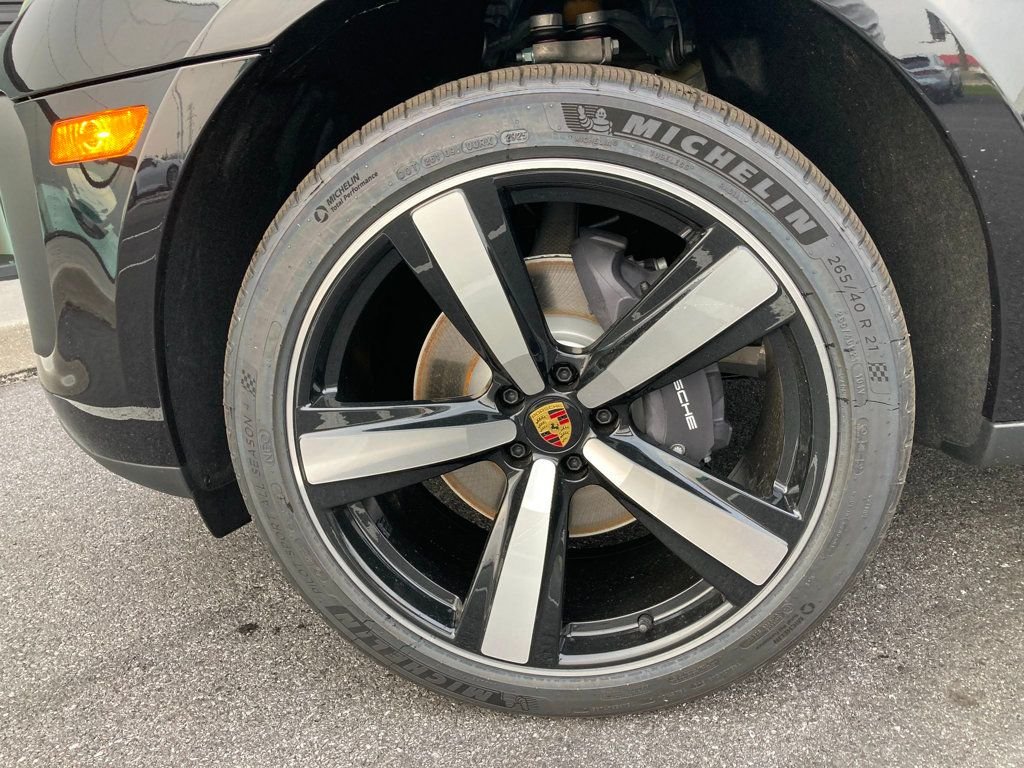 2026 Porsche Macan T - Photo 24
