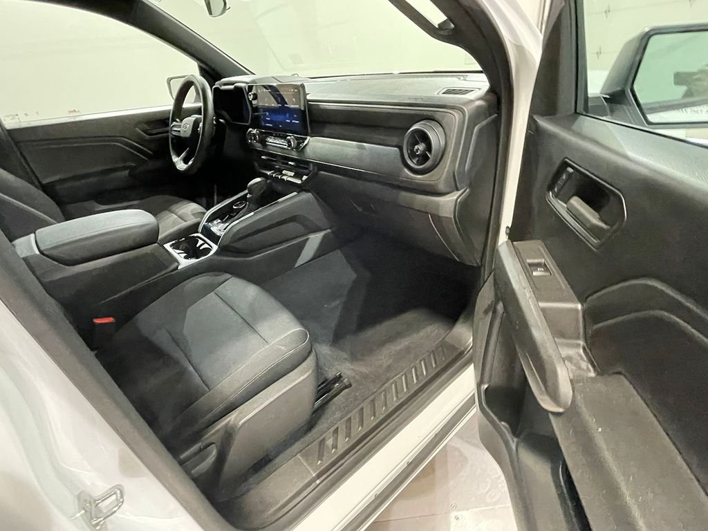 Used 2023 White Chevrolet Trail Boss image 25