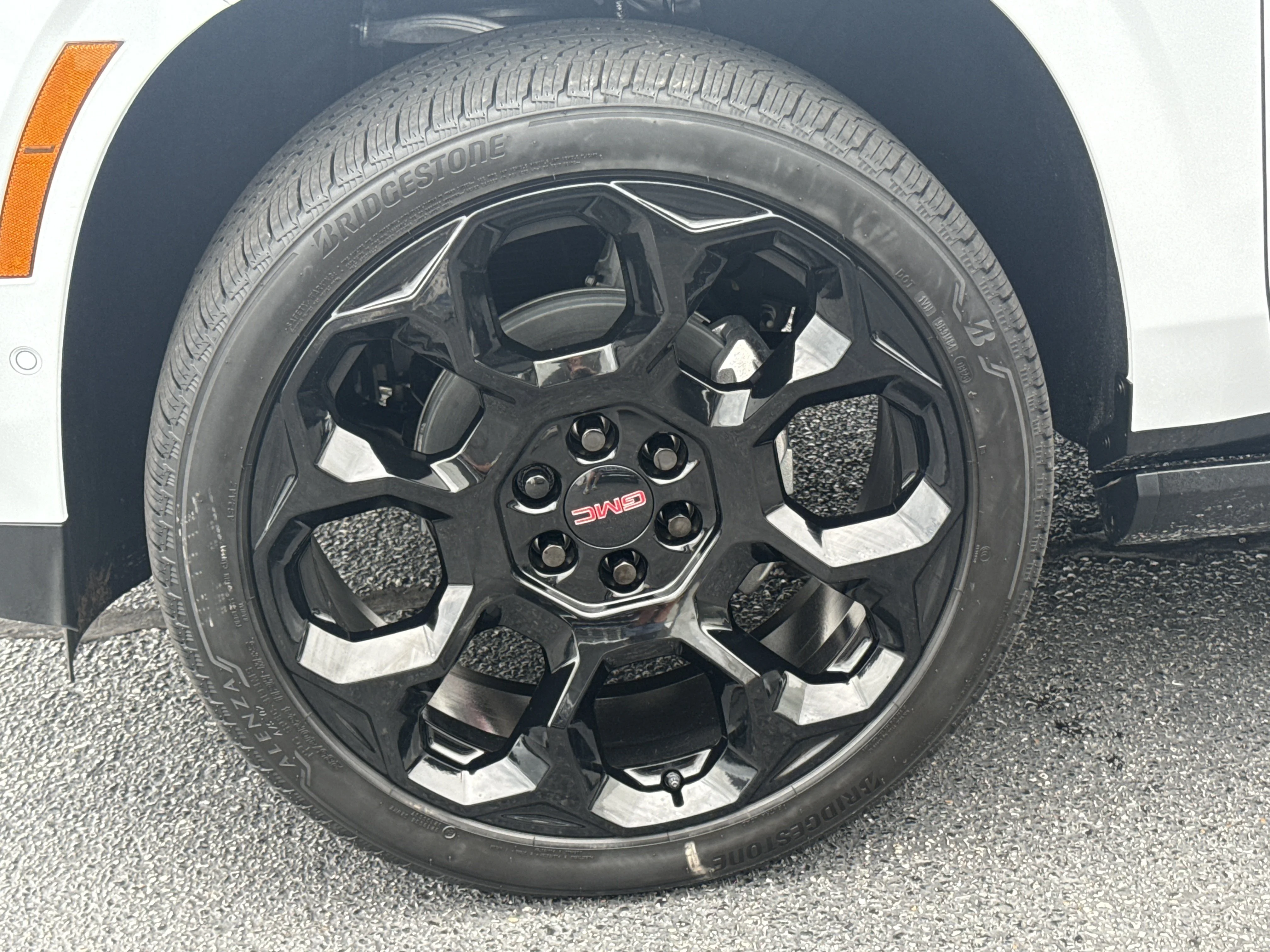 New 2026 Glacier White Tricoat GMC Denali Ultimate 4WD image 19
