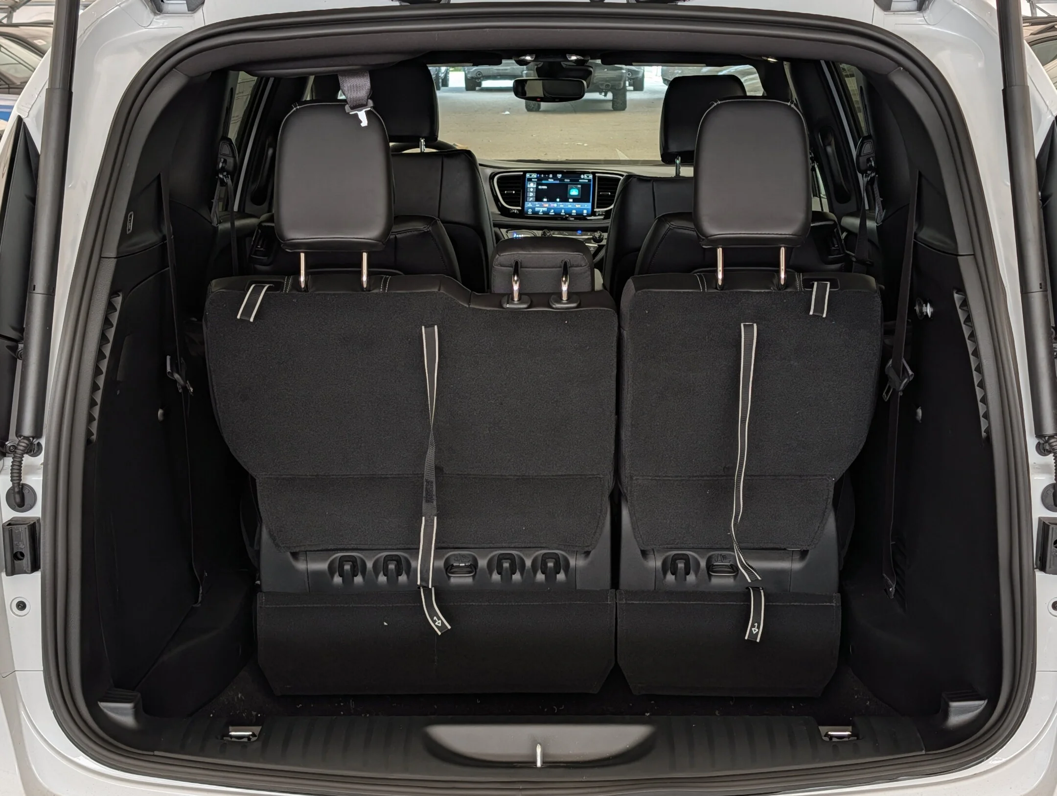 New 2027 White Chrysler Select - - Safety Sphere Pkg - Power Sunroof & More! image 29