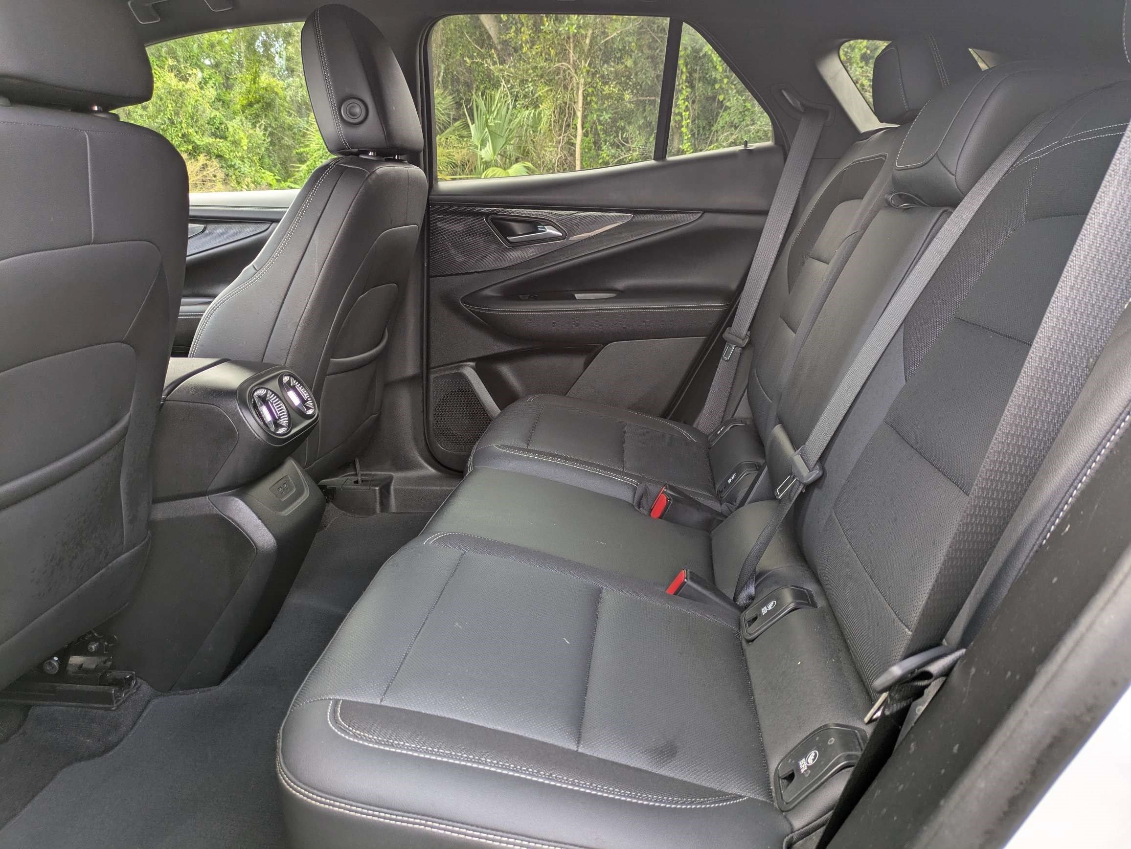 Used 2024 Iridescent Pearl Tricoat Chevrolet LT image 14