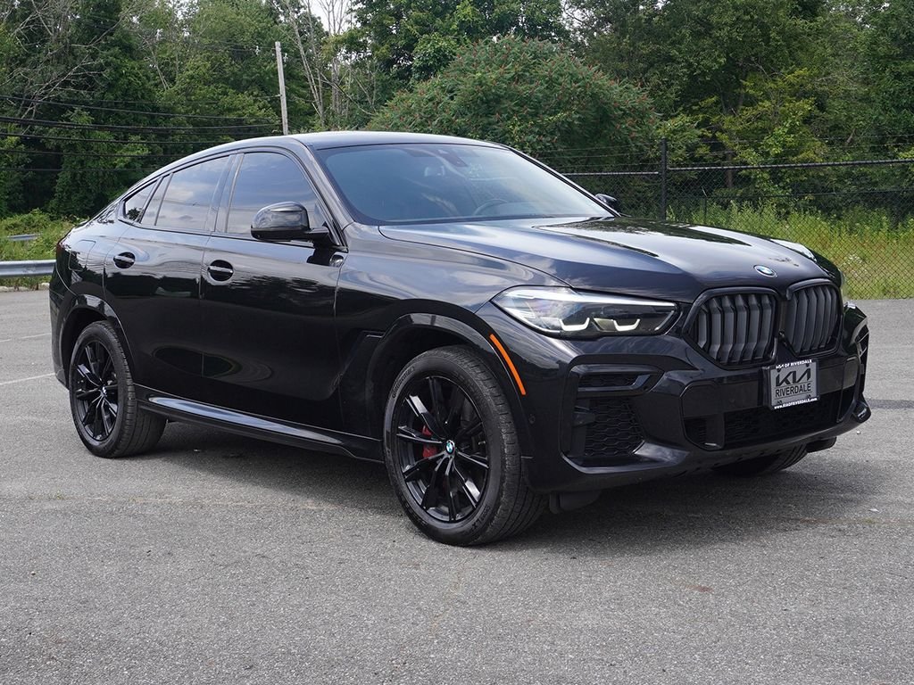 Used 2022 Black BMW xDrive40i image 2