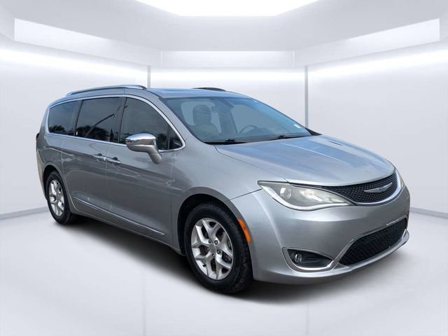 2020 Chrysler Pacifica Limited's photo