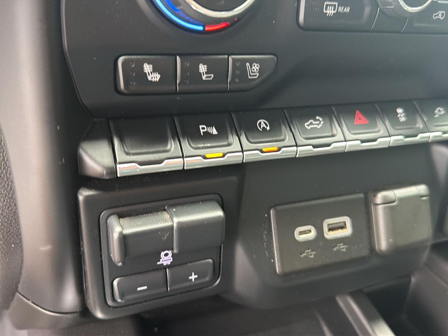 Used 2020 Black Chevrolet High Country image 28