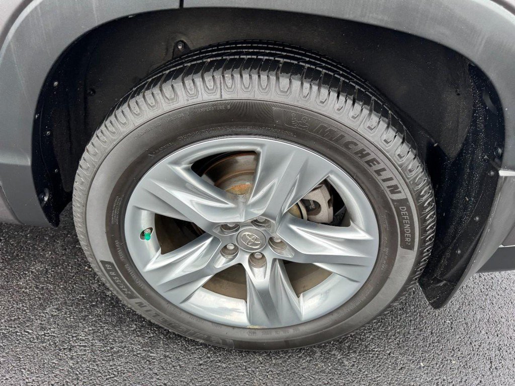 Used 2015 Gray Toyota Limited image 7