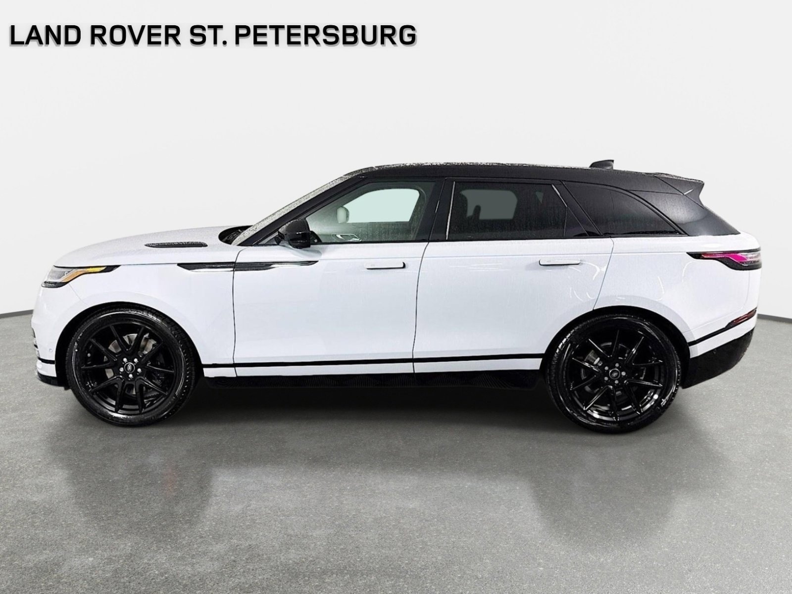 Used 2026 Gray Land Rover Dynamic SE image 8