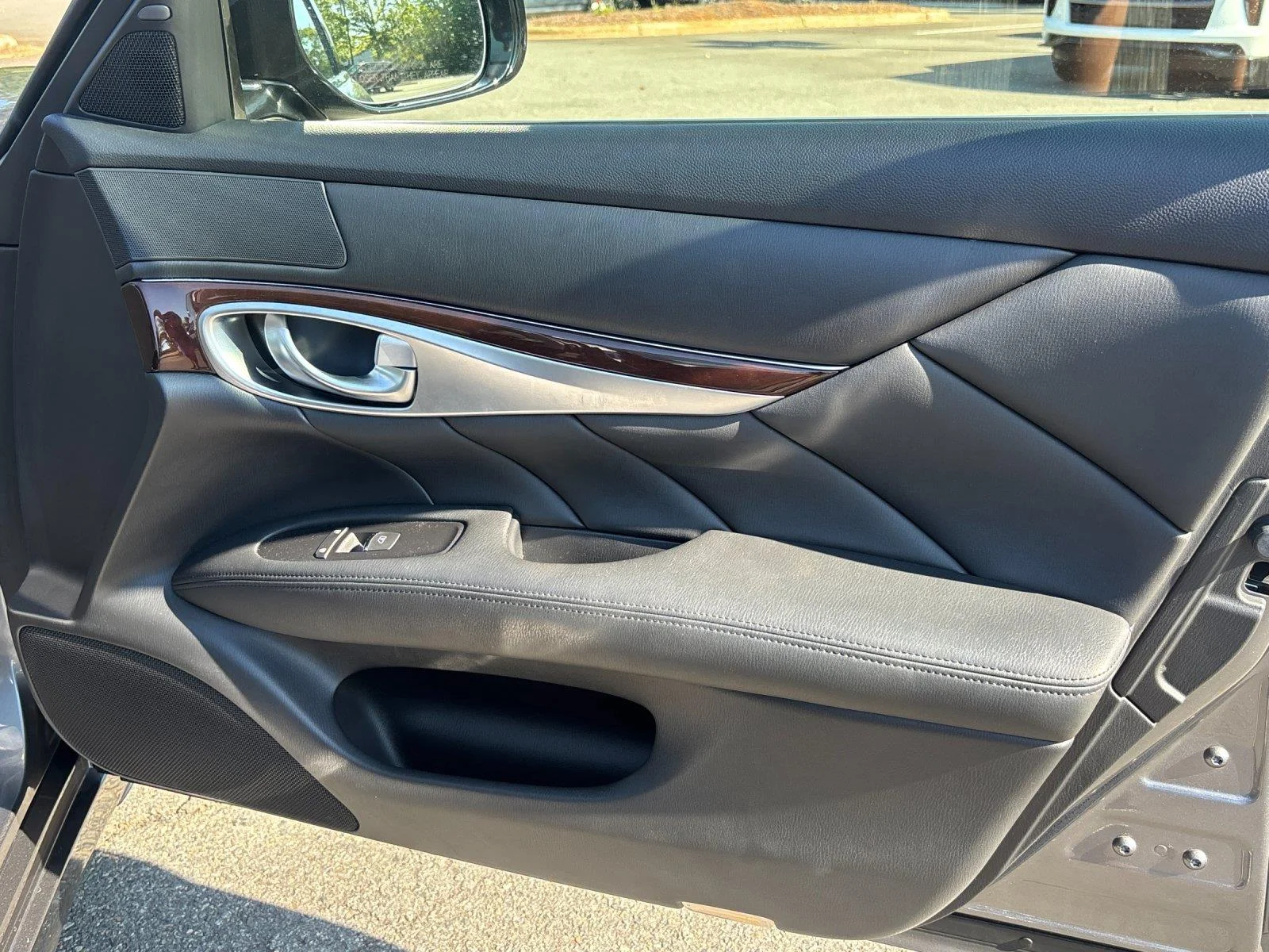 Used 2015 Graphite Shadow INFINITI 3.7 image 39
