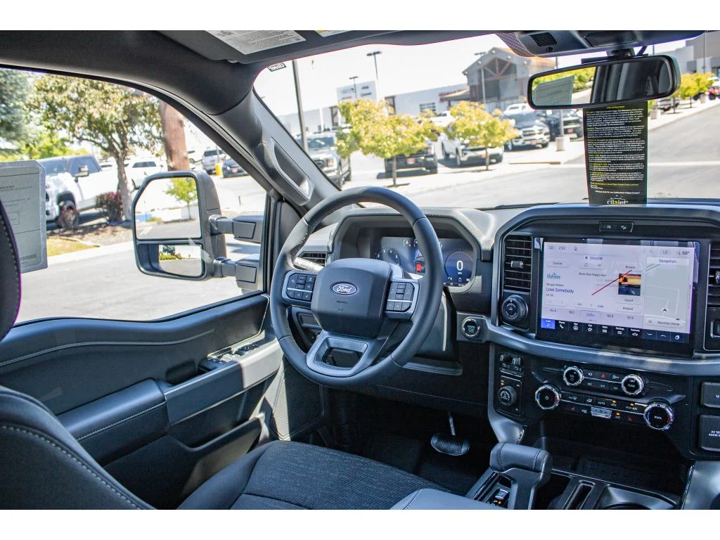 New 2026 CARBONIZED GRAY METALLIC Ford XLT image 26