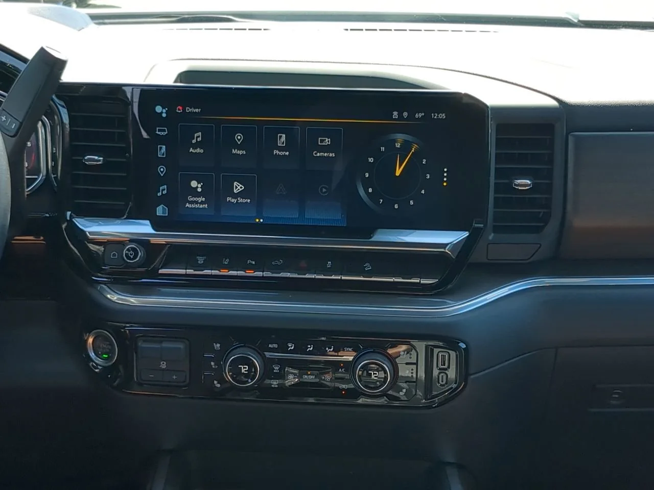 Used 2025 Summit White Chevrolet High Country image 17