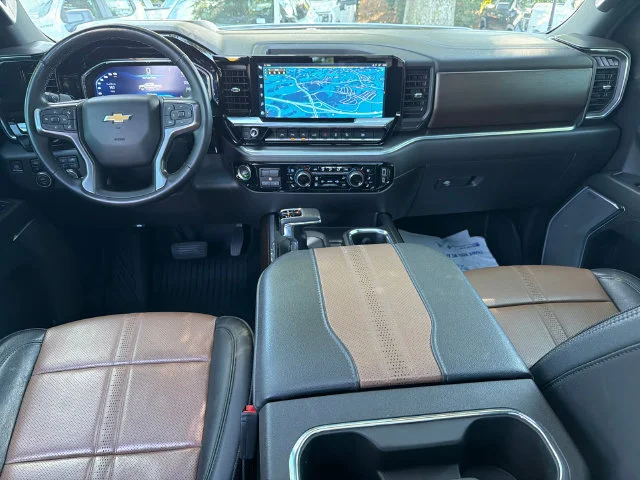 Used 2024 Iridescent Pearl Tricoat Chevrolet High Country image 22