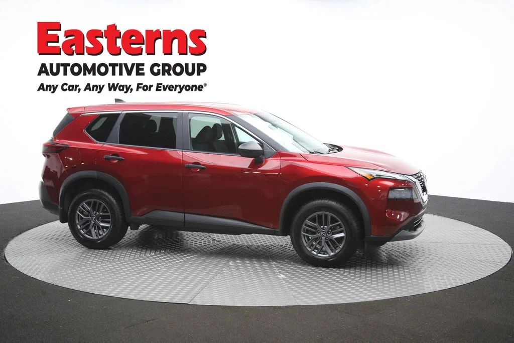 Used 2023 Red Nissan S image 45