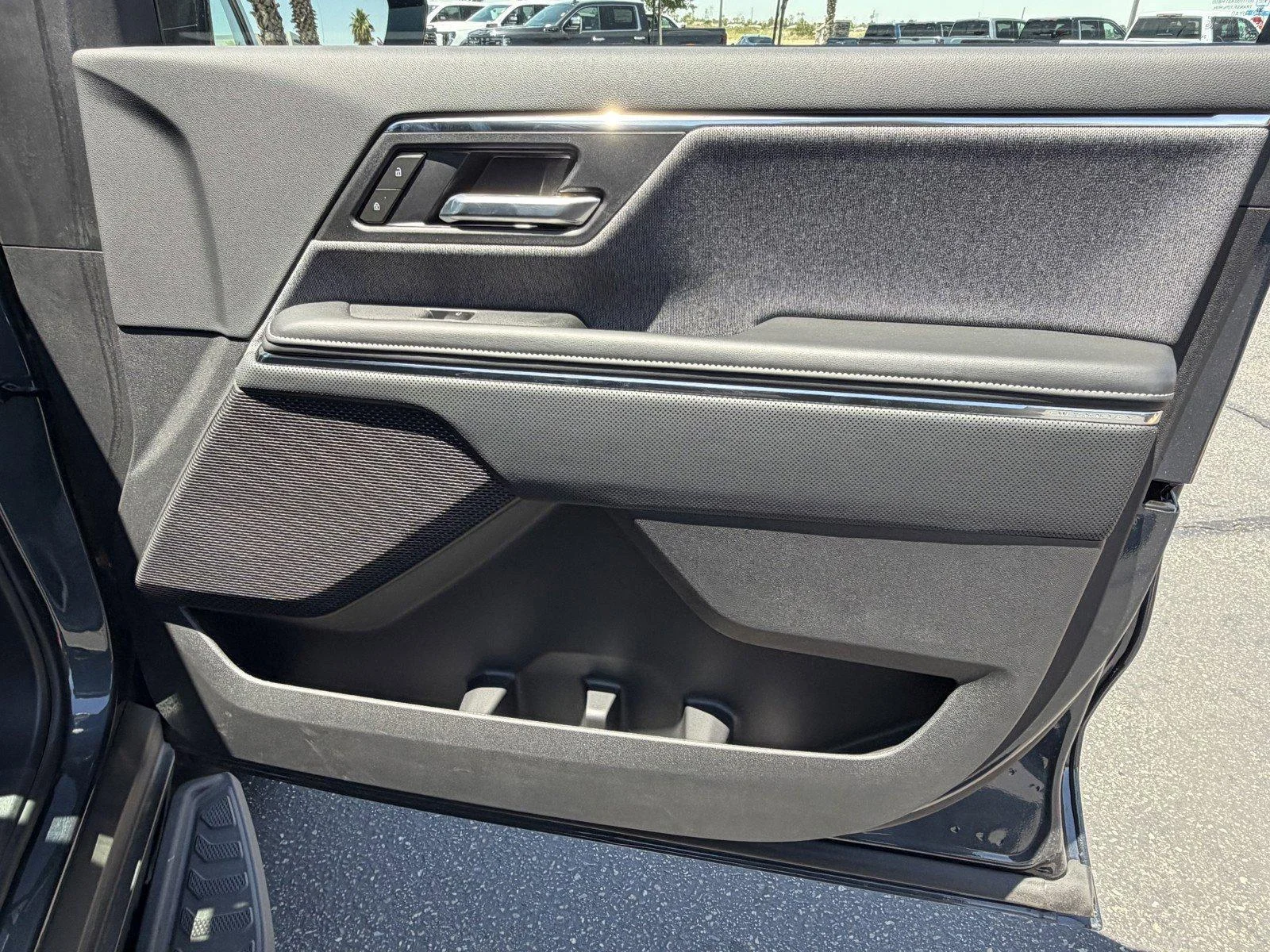 New 2026 Deep Ocean Metallic GMC Elevation Standard Range image 7