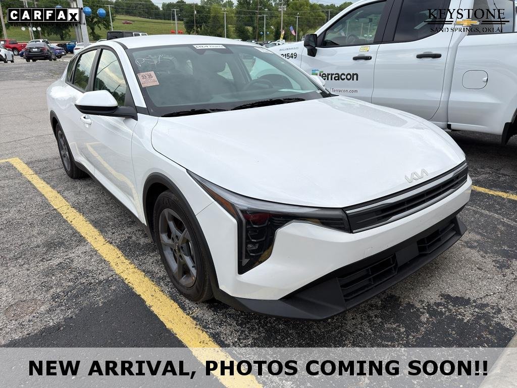2025 Kia K4 LXS AT's photo