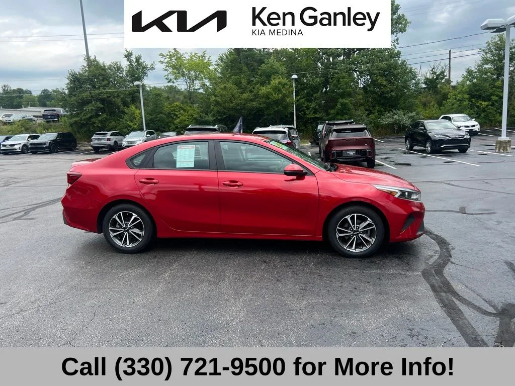 2023 Kia Forte LXS - Photo 8