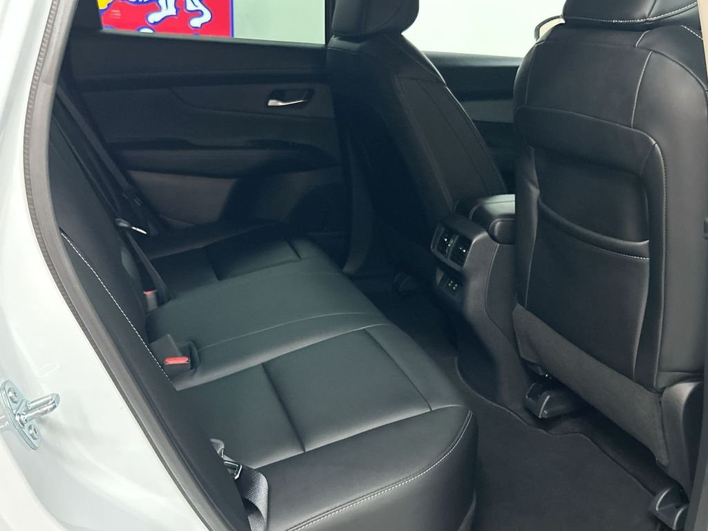 Used 2025 White Pearl Nissan SL image 18