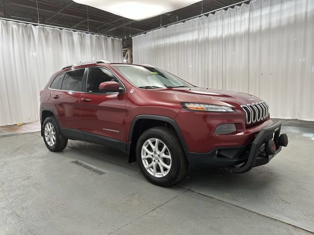 Used 2015 Deep Cherry Red Crystal Pearlcoat Jeep Latitude image 13