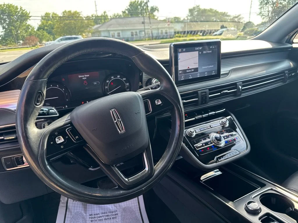 Used 2020 Silver Lincoln Standard image 12