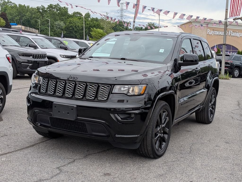 Used 2022 Black Jeep Laredo X image 2