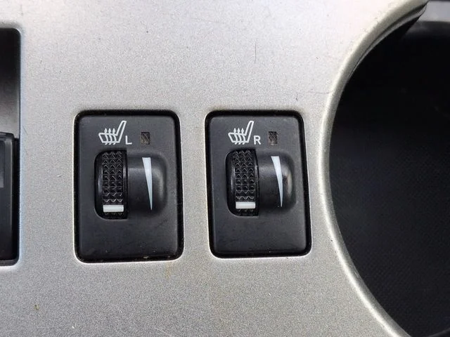 Used 2010 Silver Toyota Limited image 23