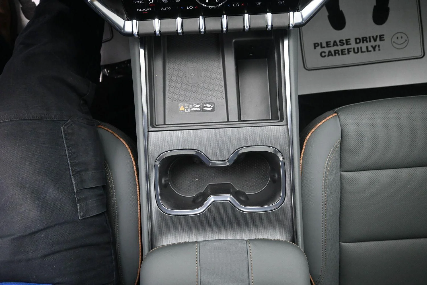 2026 GMC Acadia AT4 - Photo 35