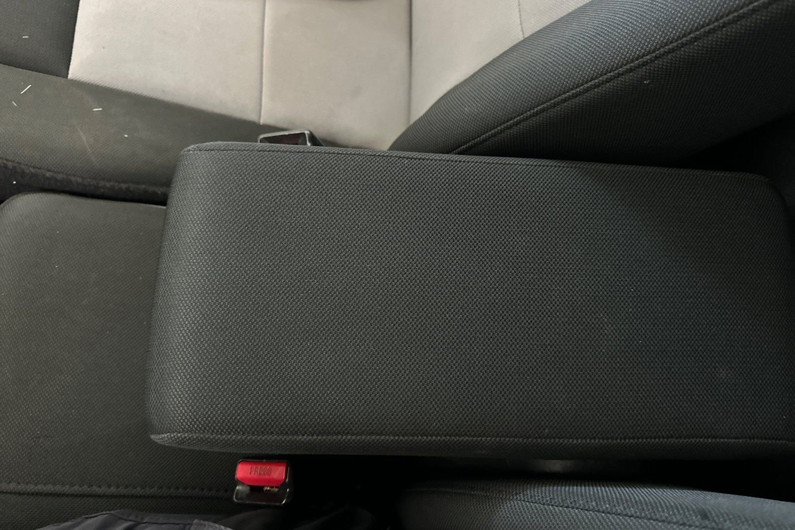 Used 2009 Silver Ford  image 27