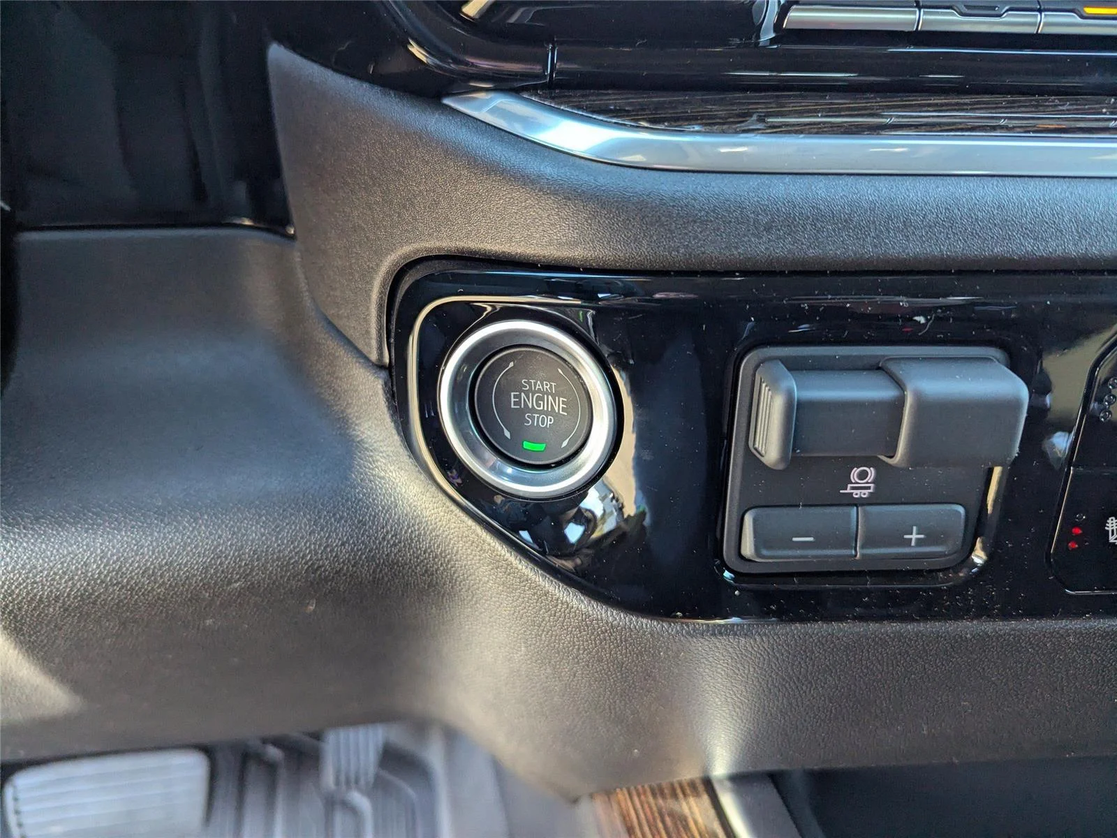 New 2026 Onyx Black GMC Elevation image 14