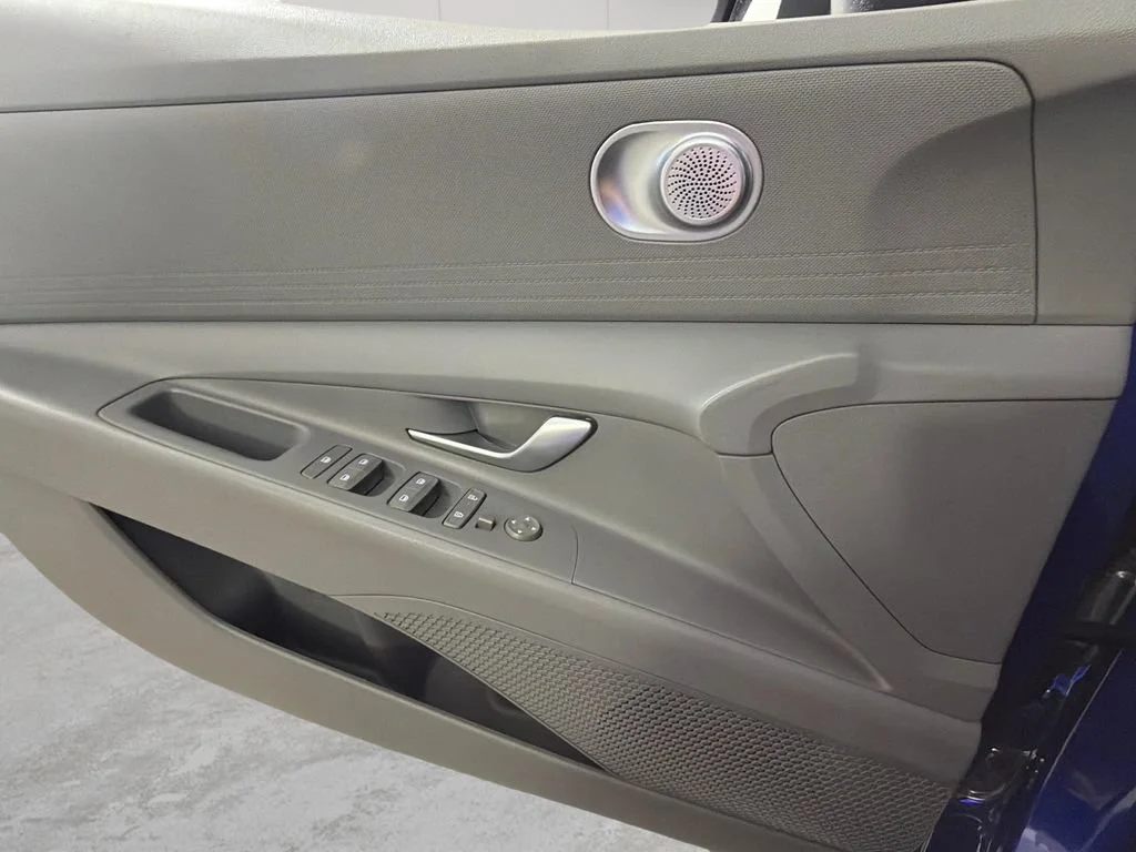 Used 2024 Blue Hyundai SEL image 25