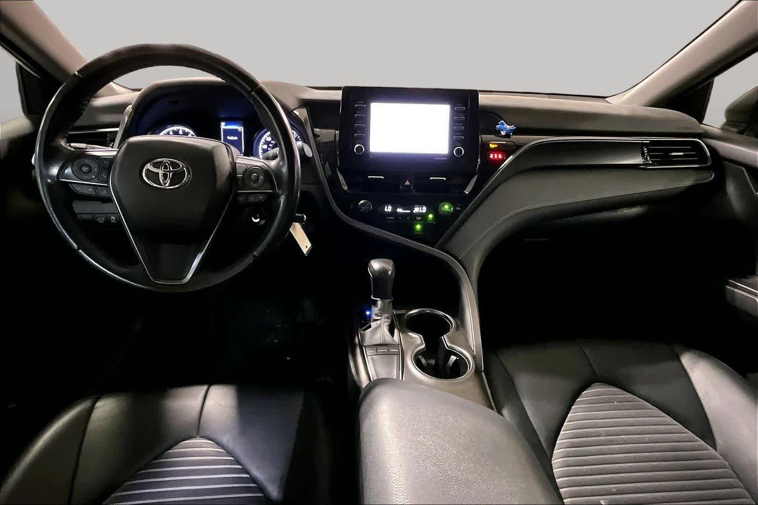 Used 2023 Ice Cap Toyota SE image 14
