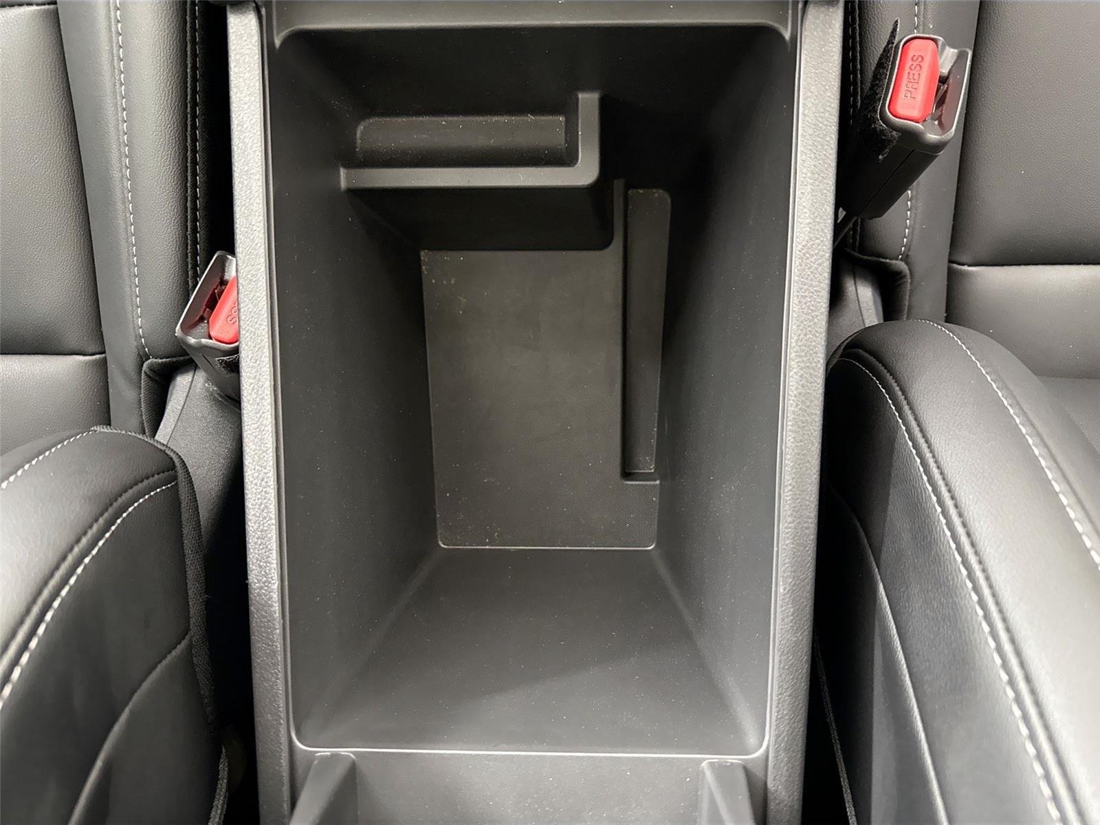 Used 2025 Scarlet Ember Tintcoat/Super Black Nissan SL image 34