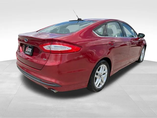 Used 2014 Red Ford SE image 7