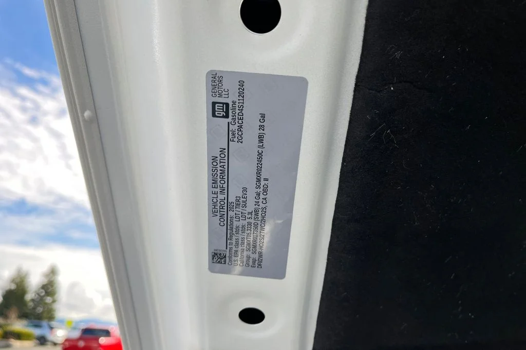 Used 2025 White Chevrolet LT image 36