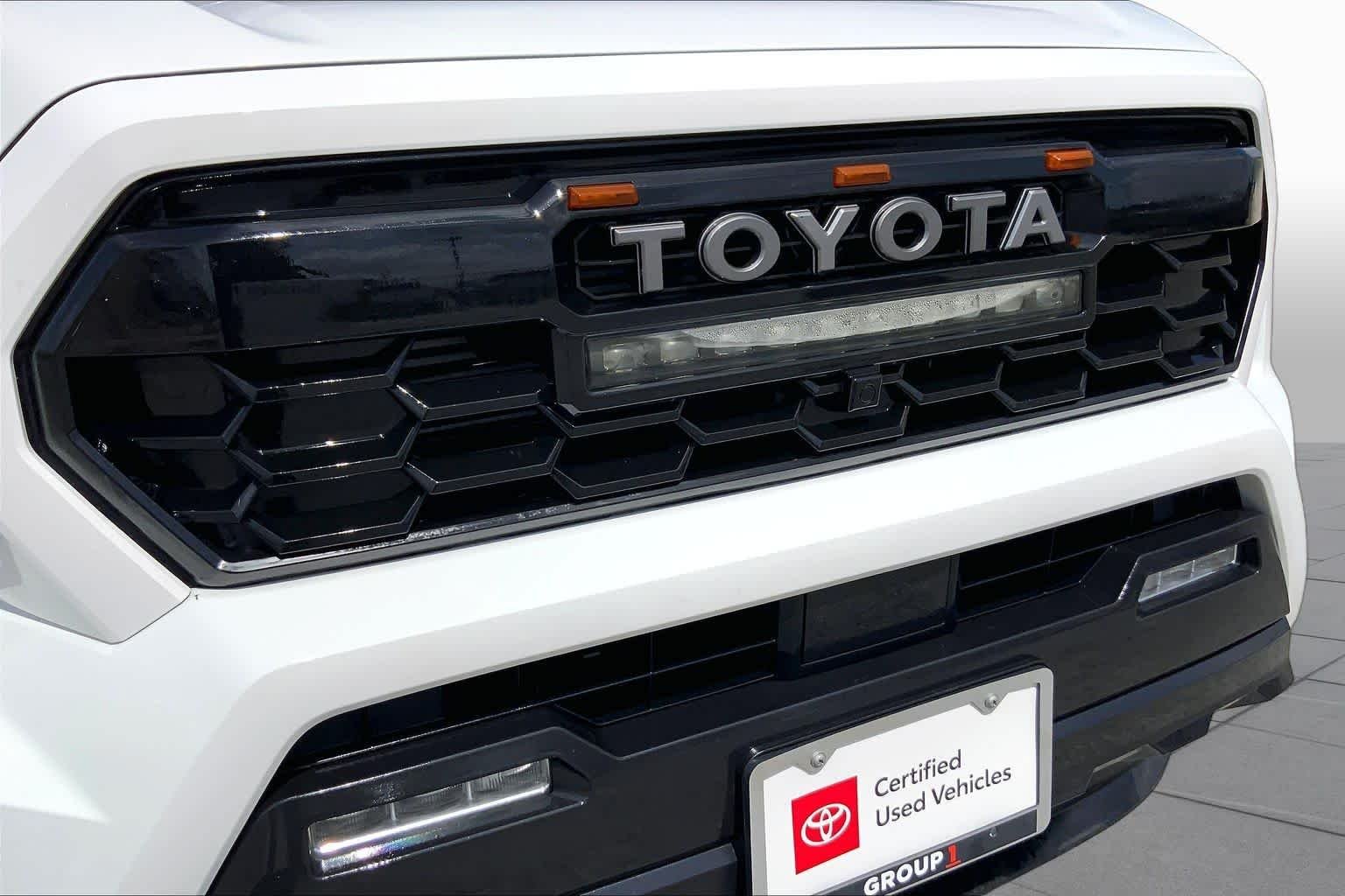 Used 2025 Ice Cap Toyota SR5 image 29