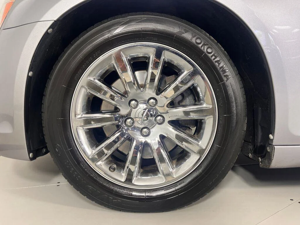 Used 2013 Billet Silver Metallic Chrysler 300C image 20