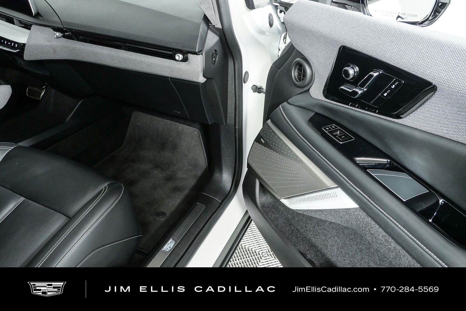 Used 2025 Crystal White Tricoat Cadillac Luxury 1 image 25