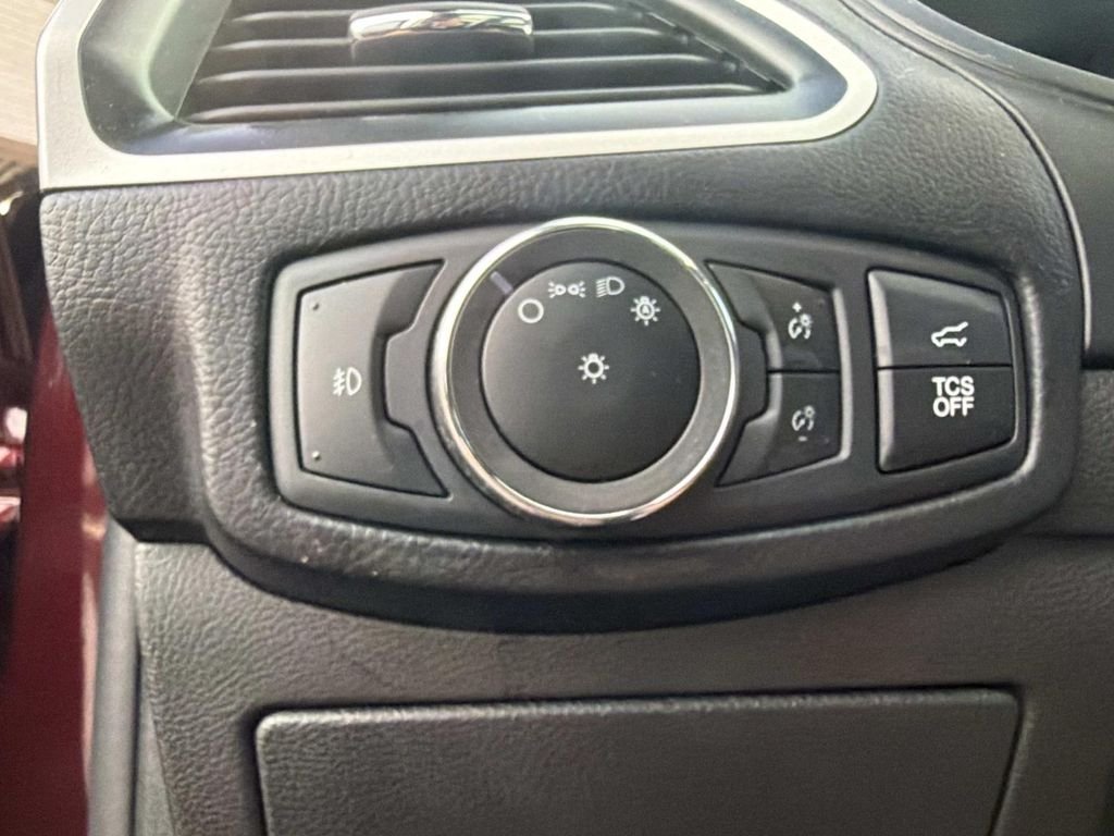 Used 2024 Red Ford SEL image 31