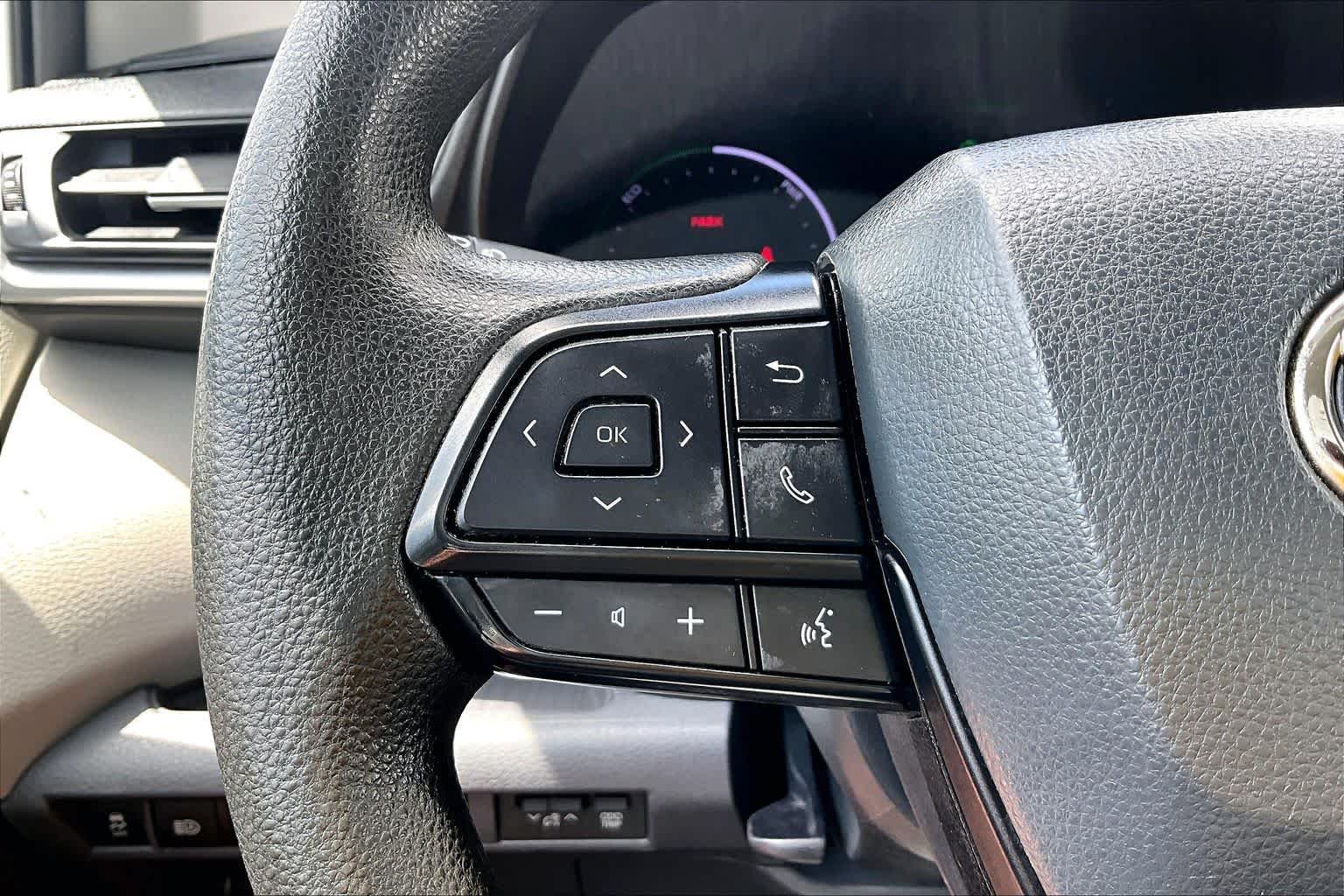 Used 2023 Ice Cap Toyota LE image 22