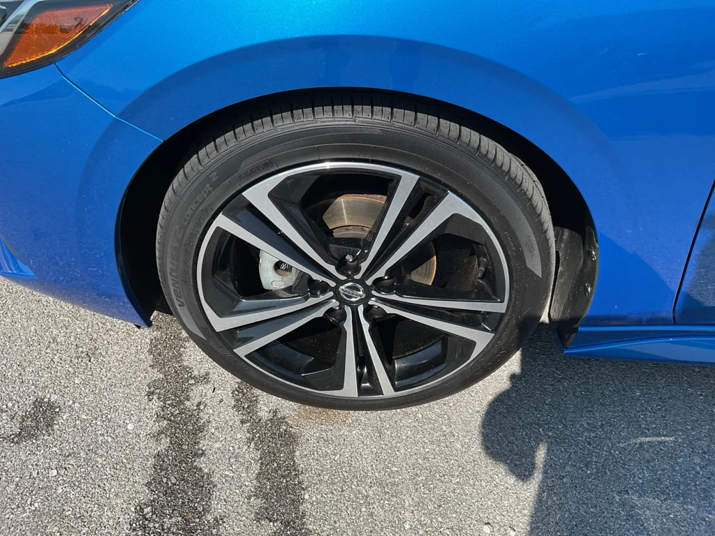 Used 2023 Electric Blue Metallic/Super Black Nissan SR image 5