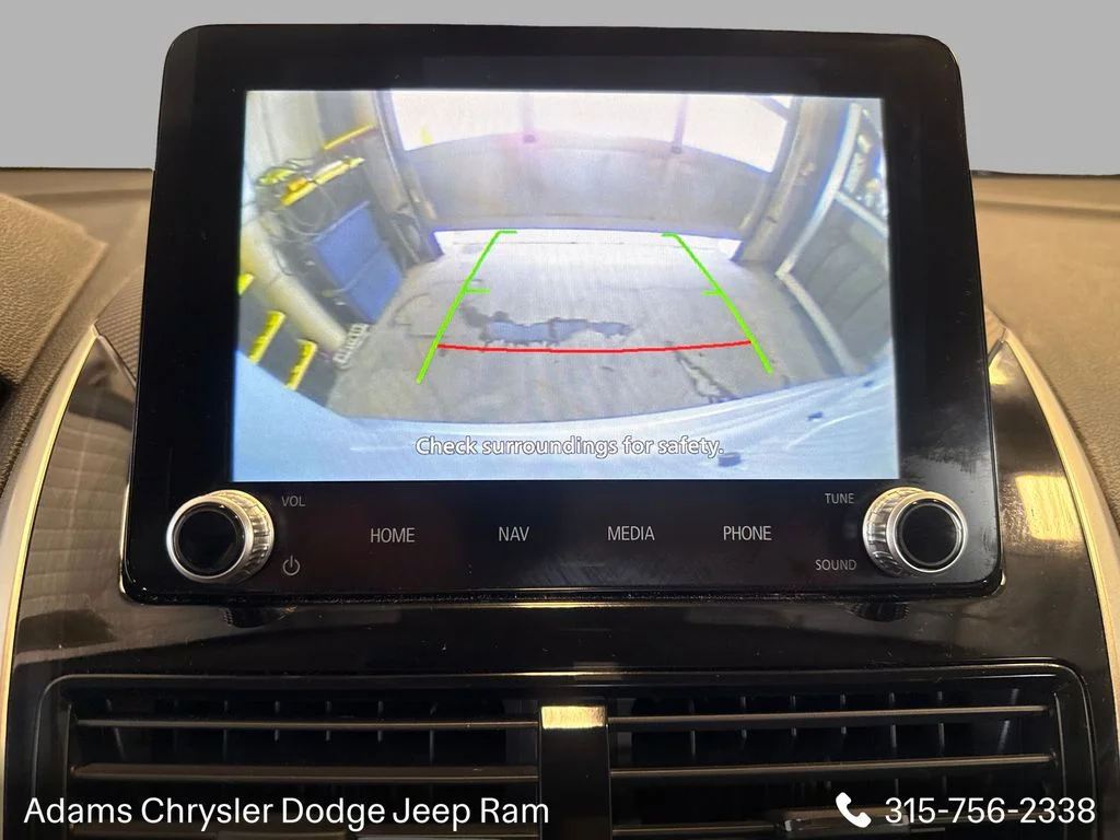 Used 2025  Mitsubishi SE image 20