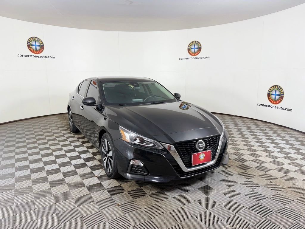 Used 2021 Black Nissan 2.5 SV image 17