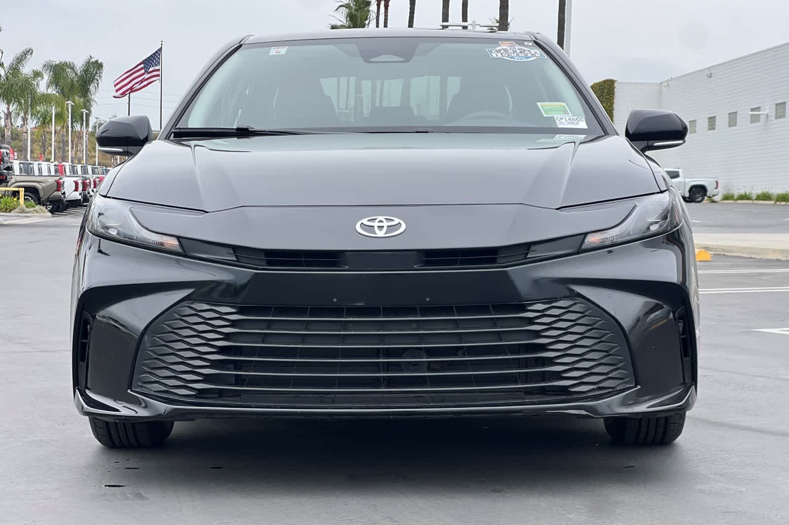 2025 Toyota Camry LE - Photo 9