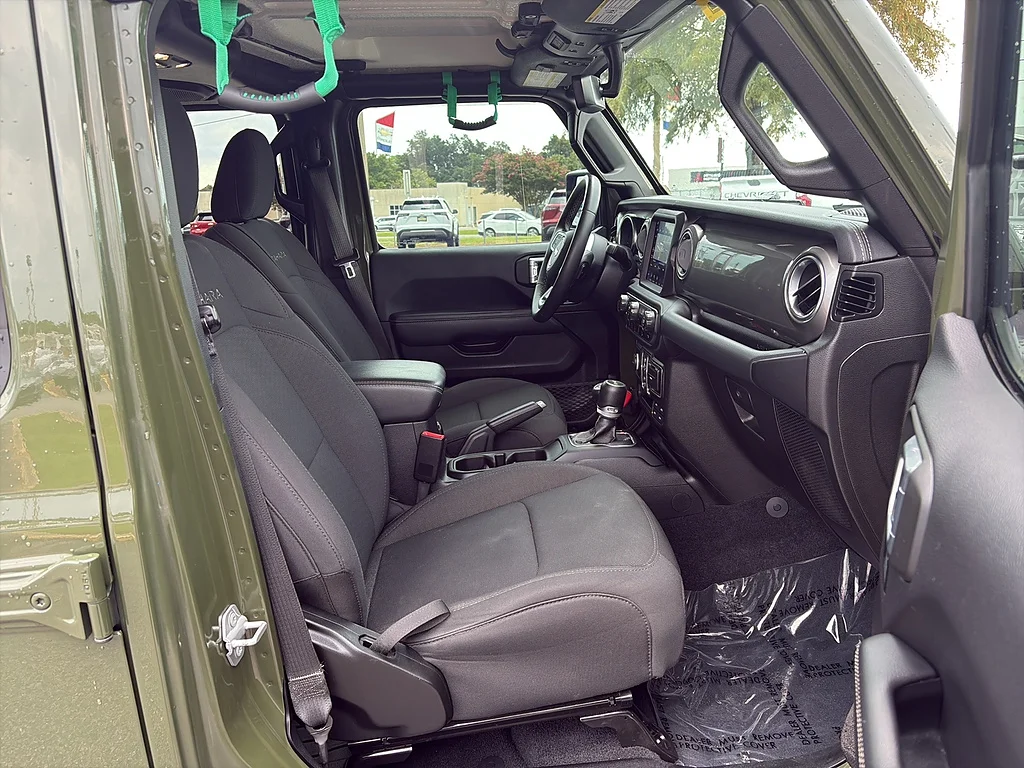 Used 2020 GREEN Jeep  image 15