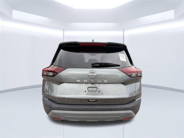 Used 2023 Gray Nissan S image 7